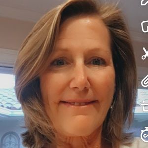 Meet your Posher, Leanne